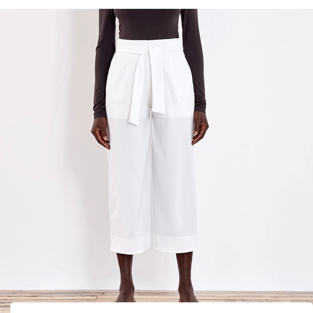 ADAY White Crop Pants Size Small